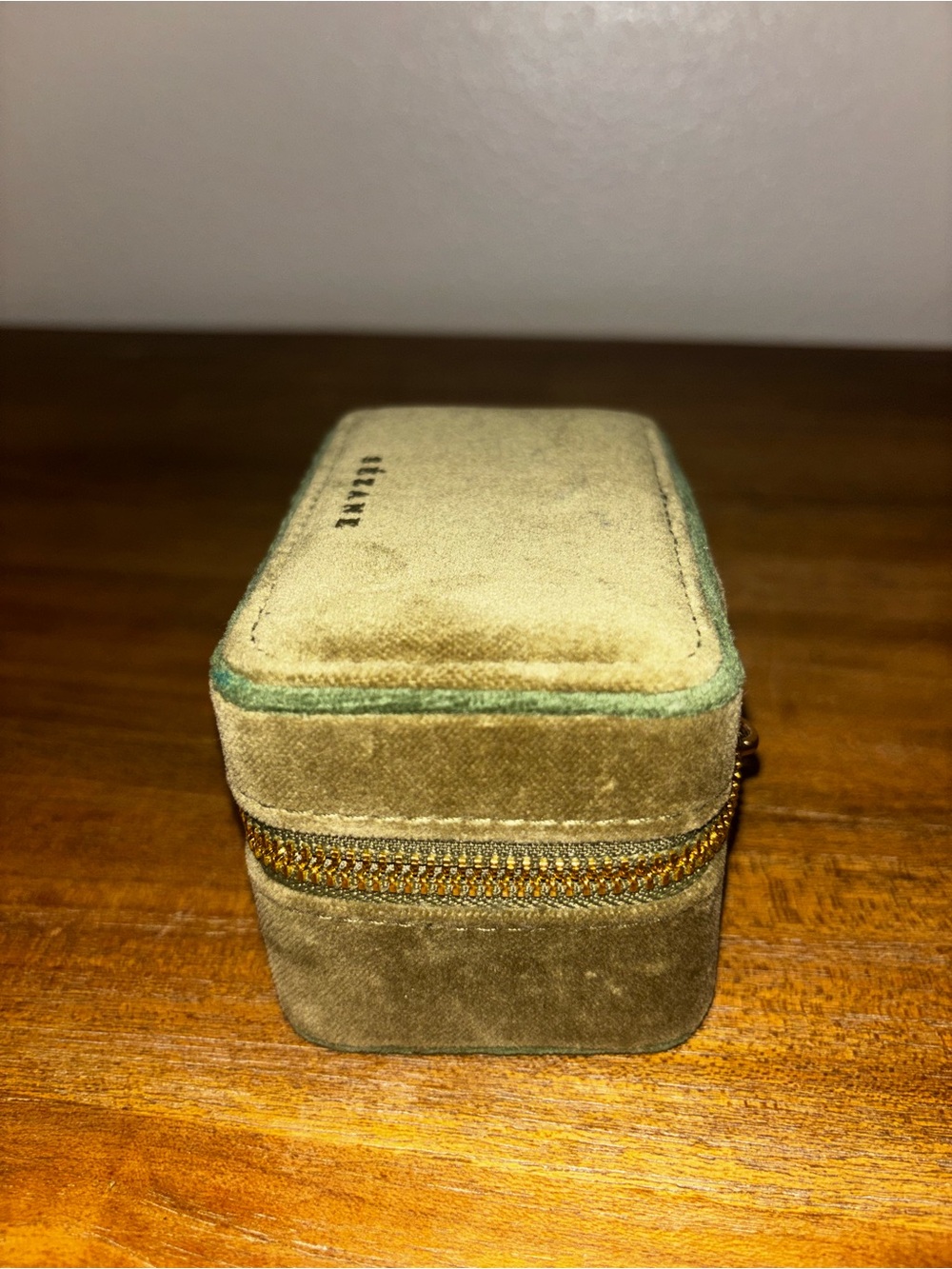 Sézane Velvet Jewelry Box - Picture 2 of 3